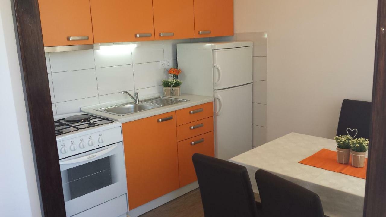 Apartments Jerko Jadrijevic พรีมอชเตน ภายนอก รูปภาพ