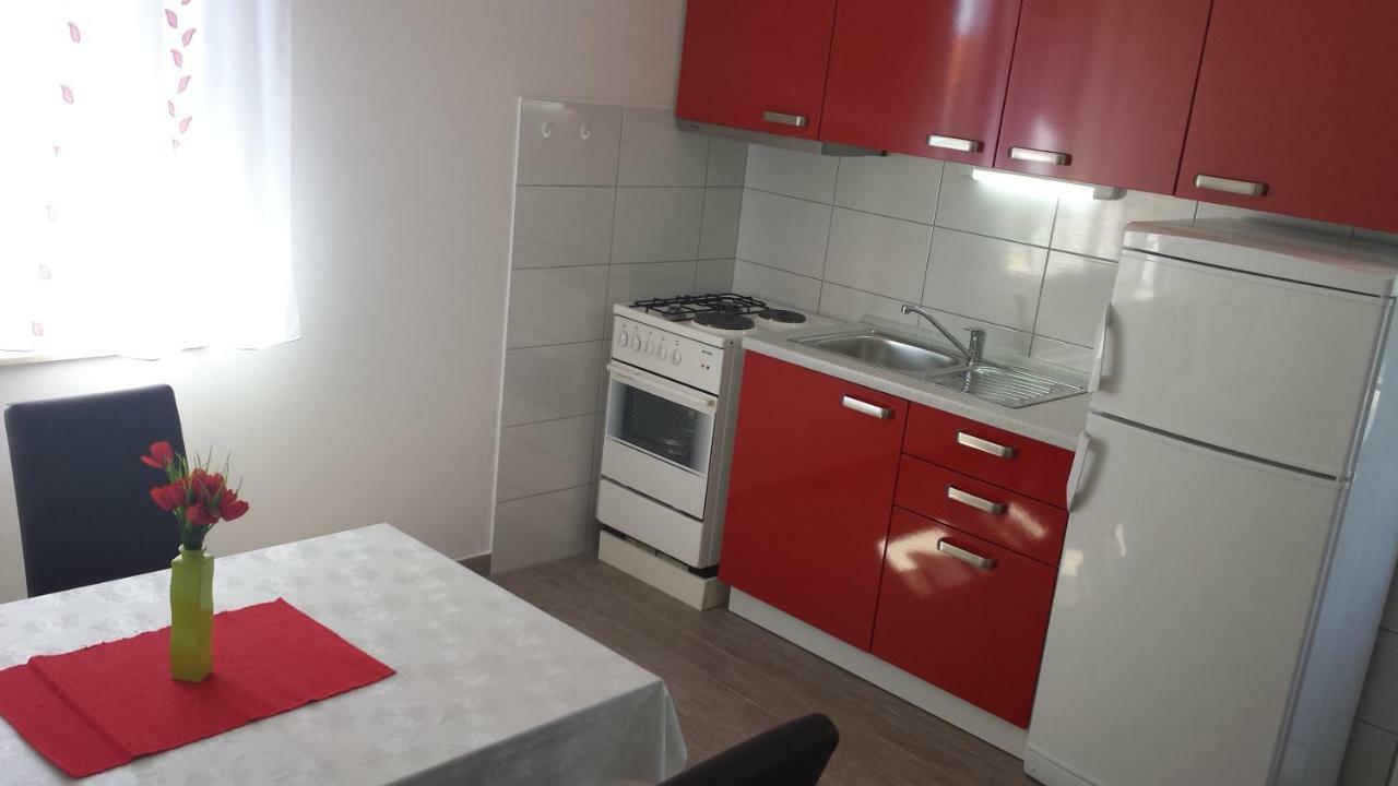 Apartments Jerko Jadrijevic พรีมอชเตน ภายนอก รูปภาพ