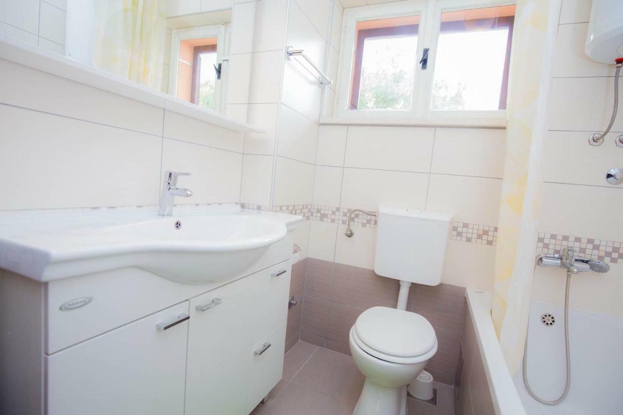 Apartments Jerko Jadrijevic พรีมอชเตน ภายนอก รูปภาพ